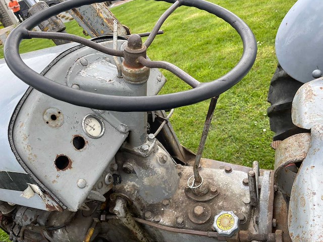 Ferguson vintage tractor - afbeelding 6 van  6