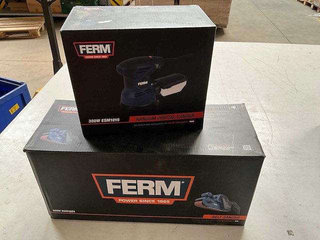 Ferm set bandschuurmachine 900w + excentrische schuurmachine 300w - afbeelding 1 van  8