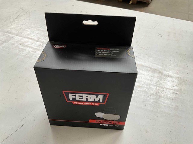 Ferm set haakse poetsmachine 1400w en polijstschijvenset - afbeelding 7 van  9