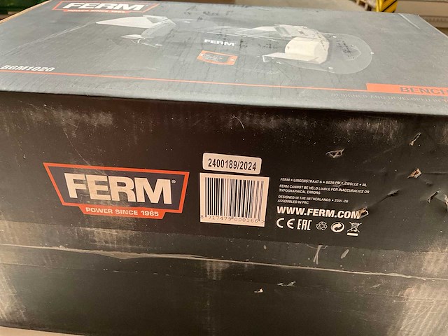 Ferm set tafelslijpmachine 250w, soldeerbout en haakse slijper 500w - afbeelding 5 van  10