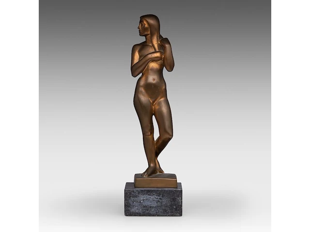 Fernand debonnaires (1907-1997), female nude standing, patinated bronze on a bluestone base the bronze: 38.5 cm. (15.16 in.), including the base: 44.5 cm. (17.51 in.) - afbeelding 1 van  8