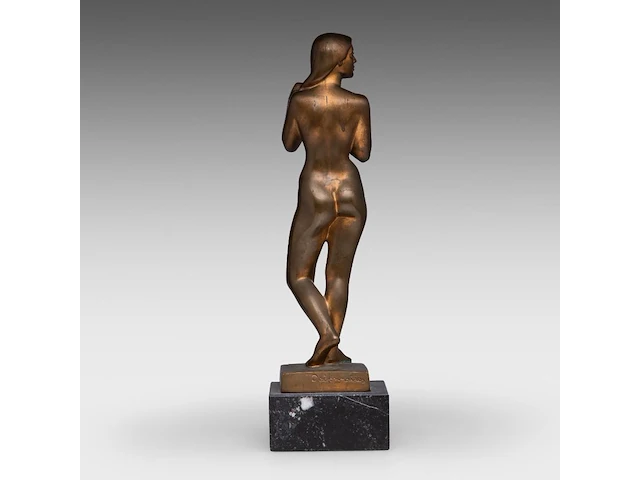 Fernand debonnaires (1907-1997), female nude standing, patinated bronze on a bluestone base the bronze: 38.5 cm. (15.16 in.), including the base: 44.5 cm. (17.51 in.) - afbeelding 4 van  8