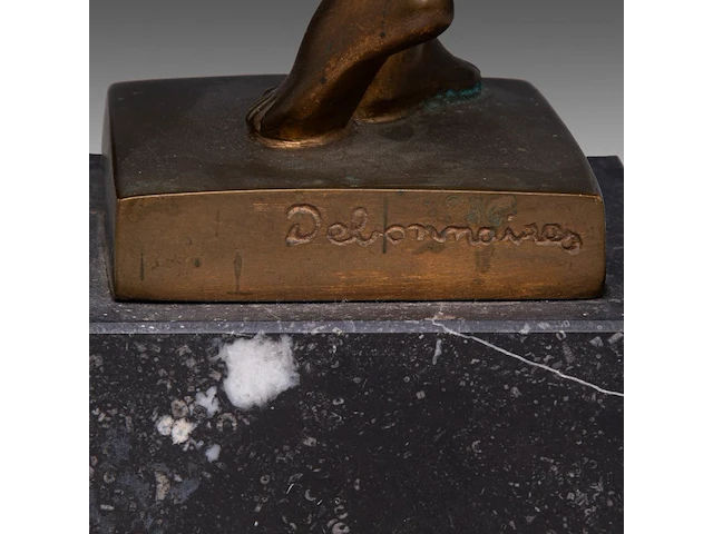 Fernand debonnaires (1907-1997), female nude standing, patinated bronze on a bluestone base the bronze: 38.5 cm. (15.16 in.), including the base: 44.5 cm. (17.51 in.) - afbeelding 7 van  8