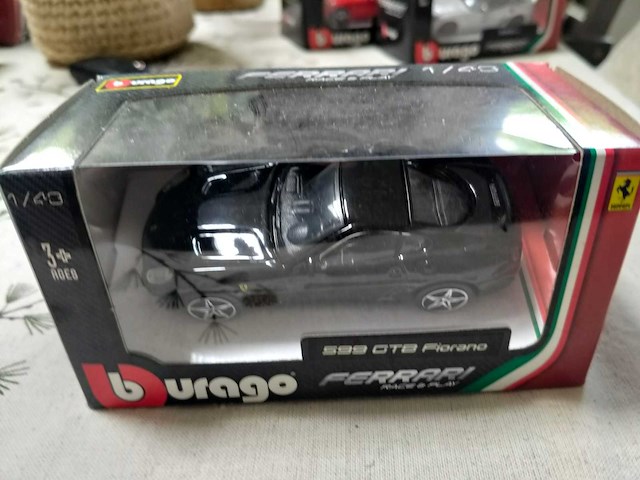 Ferrari - set van 15 burago 1/13 modelauto's - nieuwe verzamelobjecten - afbeelding 13 van  16