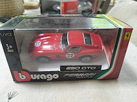 Ferrari - set van 15 burago 1/13 modelauto's - nieuwe verzamelobjecten - afbeelding 14 van  16