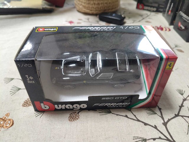 Ferrari - set van 15 burago 1/13 modelauto's - nieuwe verzamelobjecten - afbeelding 6 van  16