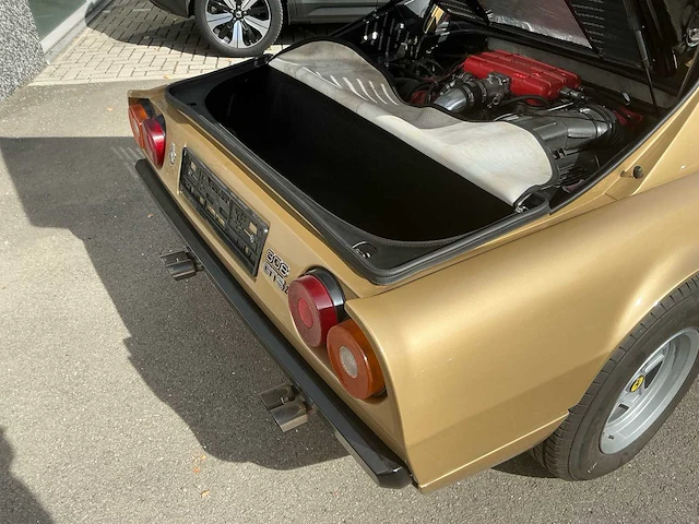Ferrari 308 gts oldtimer - afbeelding 17 van  43