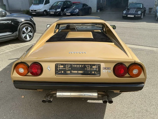 Ferrari 308 gts oldtimer - afbeelding 34 van  43