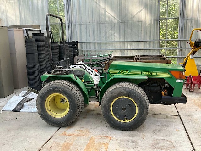Ferrari 95/33 knicktractor + extra set banden - afbeelding 27 van  32