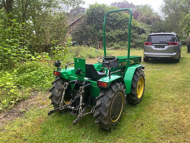 Ferrari 96rs smalspoor- en compacttractor - afbeelding 26 van  30