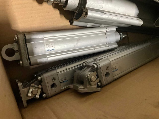 Festo cylinders en diversen (9x) - afbeelding 8 van  9