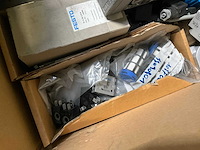 Festo cylinders, ventielen en diversen (139x) - afbeelding 3 van  13