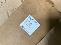 Festo cylinders, ventielen en diversen (139x) - afbeelding 10 van  13