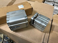 Festo cylinders, ventielen en diversen (139x) - afbeelding 13 van  13