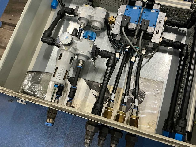 Festo pneumatische sturingskast - afbeelding 4 van  4