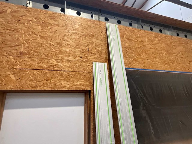 Festool ks 120 eb kapex verstekzaag met onderstel en geleiderail inclusief set handwerktuigen - afbeelding 5 van  11