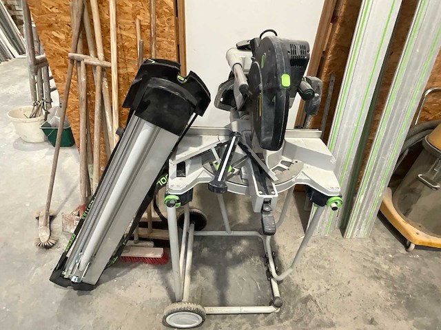 Festool ks 120 eb kapex verstekzaag met onderstel en geleiderail inclusief set handwerktuigen - afbeelding 8 van  11