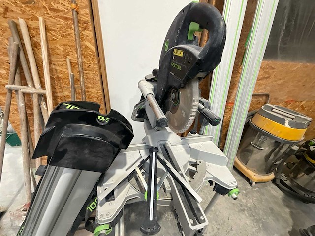 Festool ks 120 eb kapex verstekzaag met onderstel en geleiderail inclusief set handwerktuigen - afbeelding 1 van  5