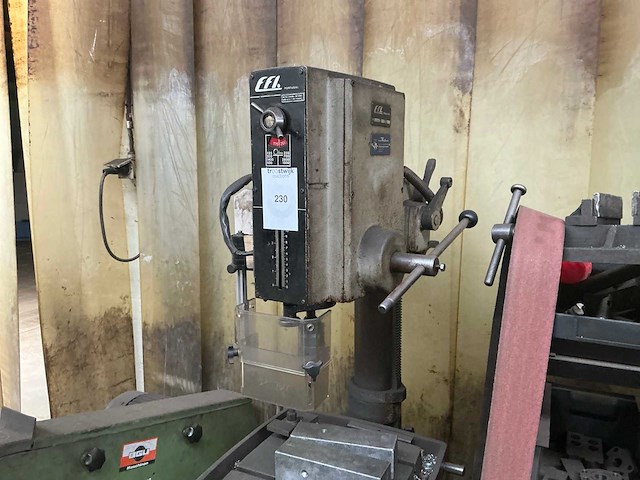 Ffi máquinas ec2101 kolomboormachine - afbeelding 1 van  11