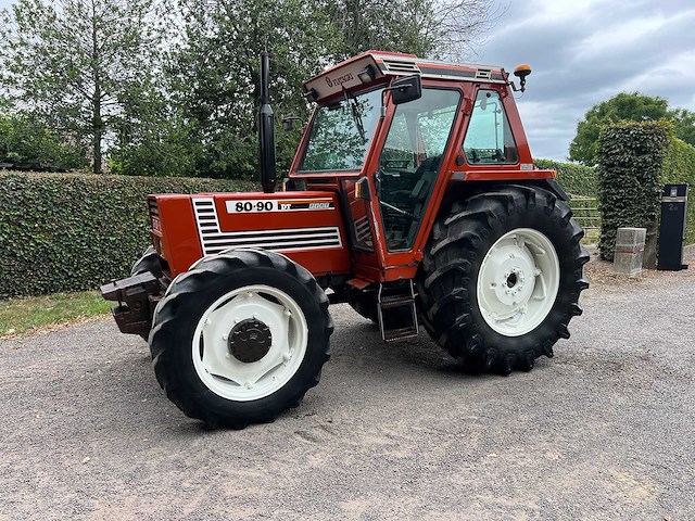 Fiat - 1992 - 80-90dt - vierwielaangedreven landbouwtractor - afbeelding 1 van  9