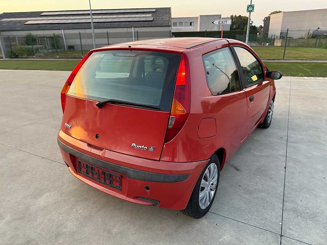 Fiat - 2003 - punto - personenauto - afbeelding 12 van  14