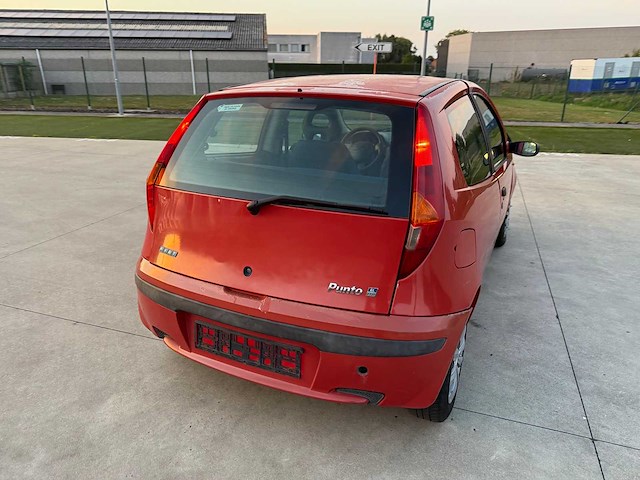 Fiat - 2003 - punto - personenauto - afbeelding 7 van  14