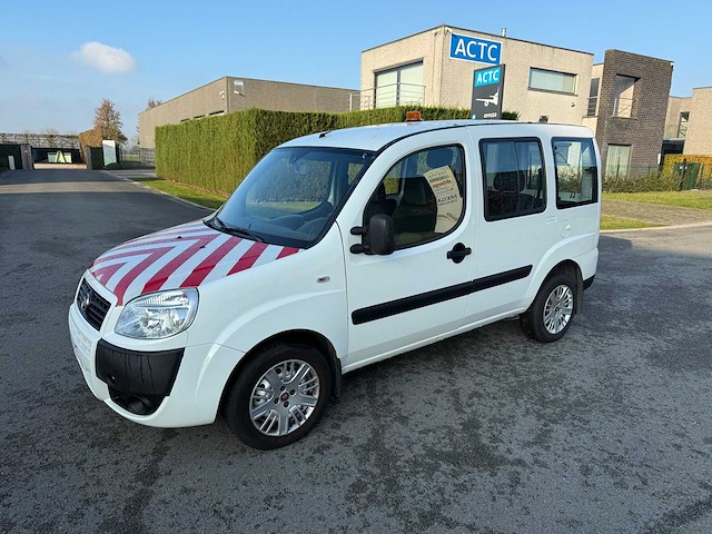 Fiat - 2010 - doblo - personenauto - afbeelding 1 van  28