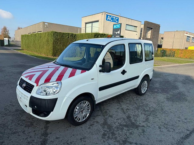 Fiat - 2010 - doblo - personenauto - afbeelding 12 van  28