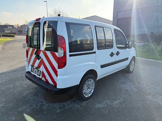 Fiat - 2010 - doblo - personenauto - afbeelding 26 van  28