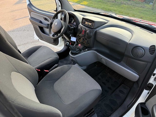 Fiat - 2010 - doblo - personenauto - afbeelding 7 van  28