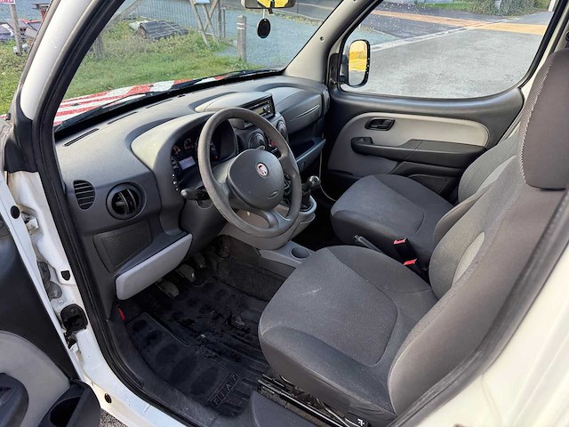 Fiat - 2010 - doblo - personenauto - afbeelding 26 van  28