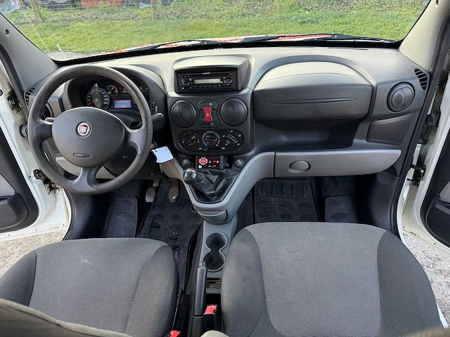 Fiat - 2010 - doblo - personenauto - afbeelding 9 van  28