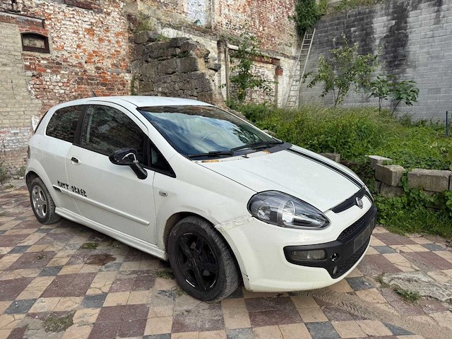 Fiat - 2010 - punto - auto - afbeelding 1 van  7