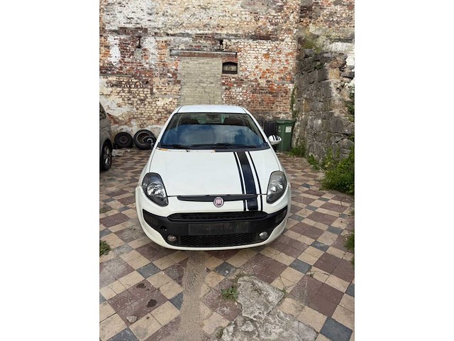 Fiat - 2010 - punto - auto - afbeelding 3 van  7