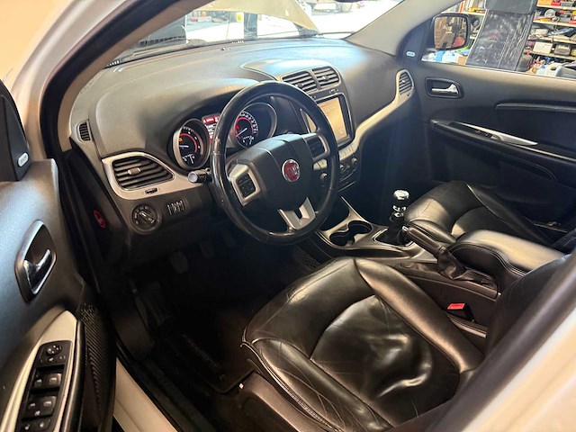 Fiat - 2014 - freemont - jeep - personenauto - afbeelding 16 van  26