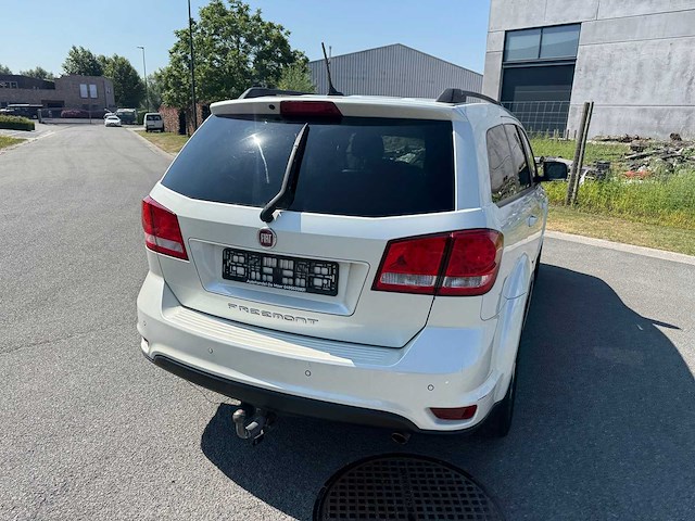 Fiat - 2014 - freemont - jeep - personenauto - afbeelding 2 van  8