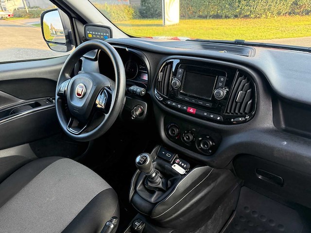 Fiat - 2018 - doblo - cng - personenauto - afbeelding 8 van  31