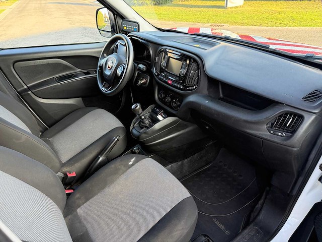 Fiat - 2018 - doblo - cng - personenauto - afbeelding 10 van  31