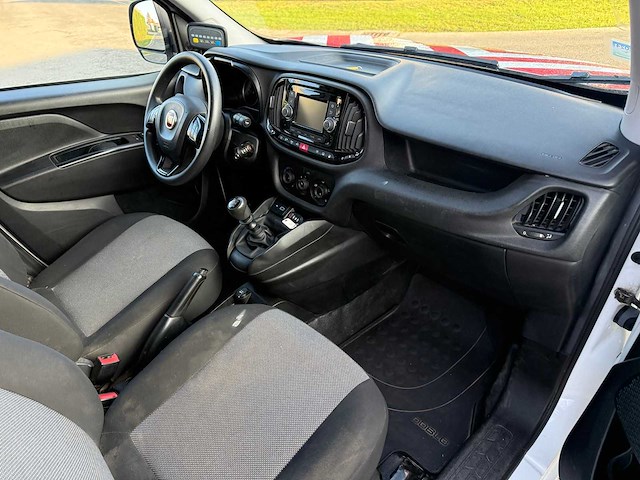 Fiat - 2018 - doblo - cng - personenauto - afbeelding 8 van  23