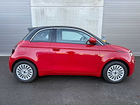 Fiat - 2022 - 500 e - red - personenauto - afbeelding 11 van  17
