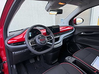 Fiat - 2022 - 500 e - red - personenauto - afbeelding 15 van  17