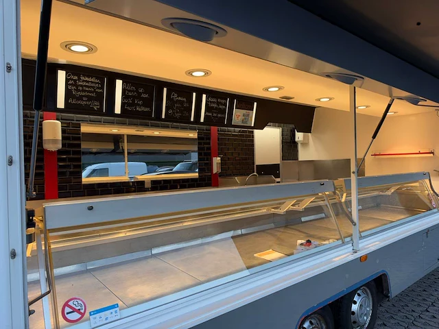 Fiat - ducato - marktkraam - foodtruck - afbeelding 16 van  66