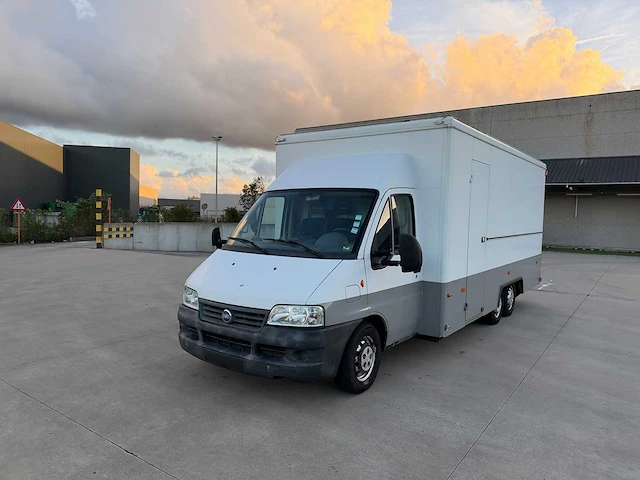 Fiat - ducato - marktkraam - foodtruck - afbeelding 45 van  66
