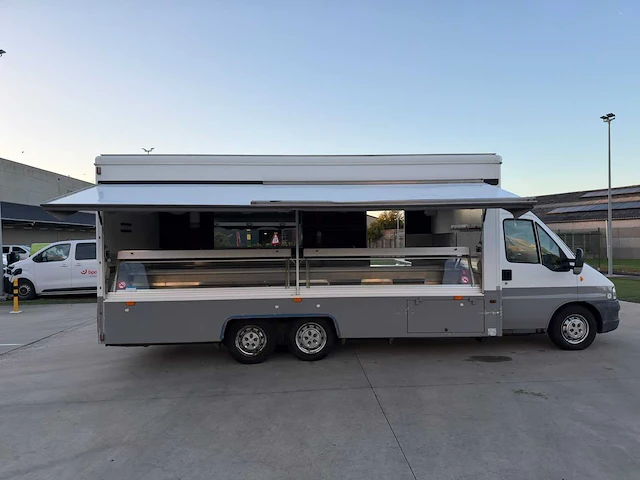 Fiat - ducato - marktkraam - foodtruck - afbeelding 34 van  66
