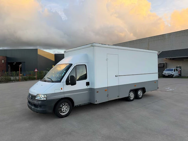Fiat - ducato - marktkraam - foodtruck - afbeelding 63 van  66