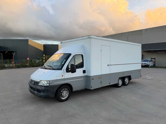 Fiat - ducato - marktkraam - foodtruck - afbeelding 64 van  66