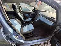 Fiat - grande punto - 1.4-16v dynamic - car - 2006 - afbeelding 8 van  13