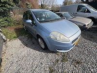 Fiat - grande punto - 1.4-16v dynamic - car - 2006 - afbeelding 4 van  7