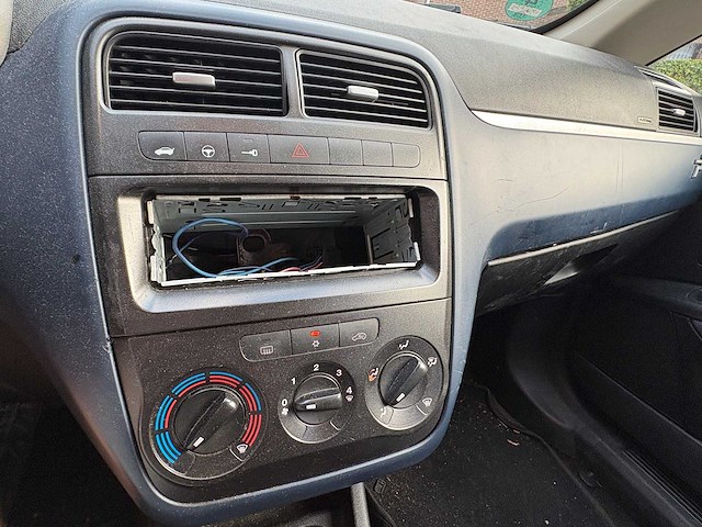 Fiat - grande punto - 1.4 active - car - 2007 - afbeelding 9 van  18
