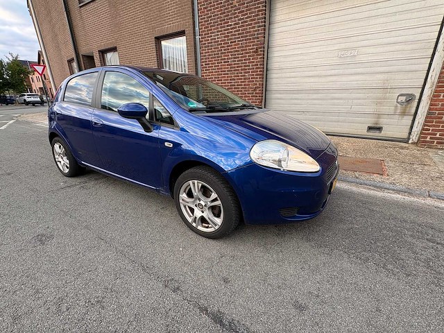 Fiat - grande punto - 1.4 active - car - 2007 - afbeelding 1 van  18